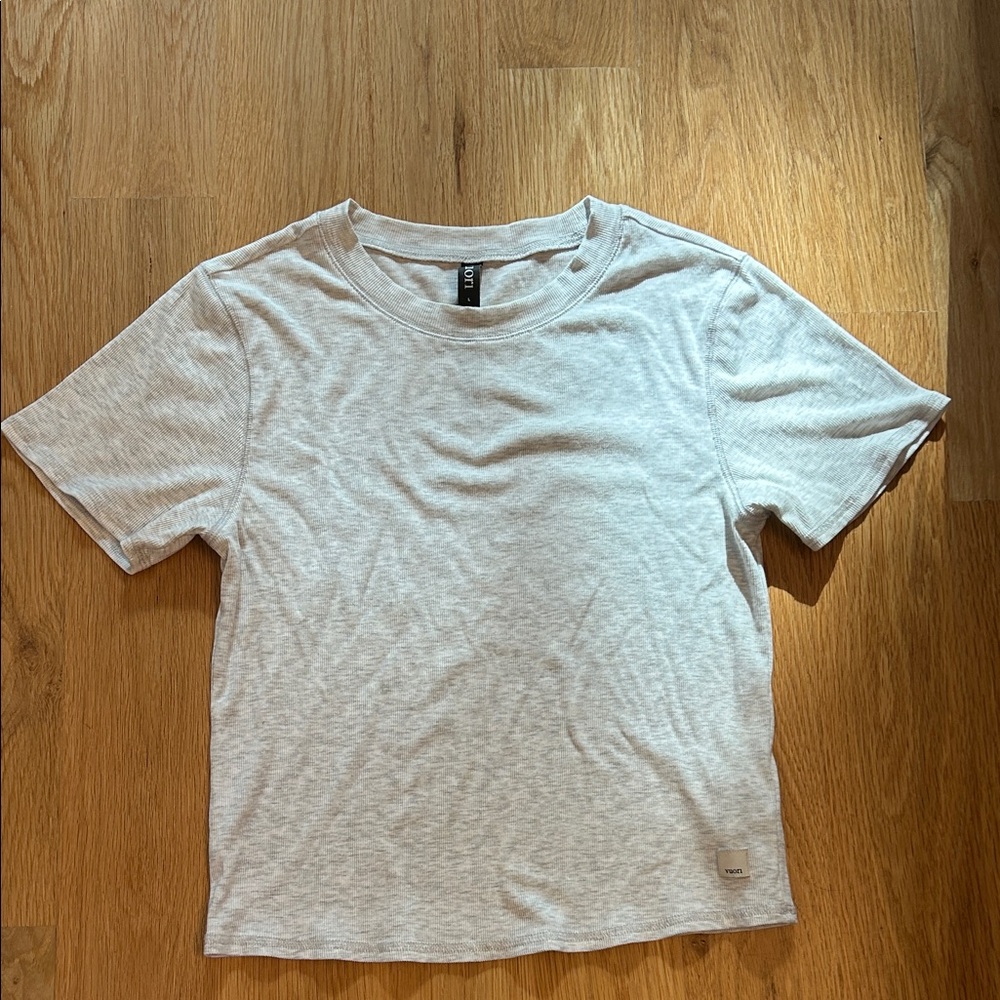 Vuori Pose Fitted Tee